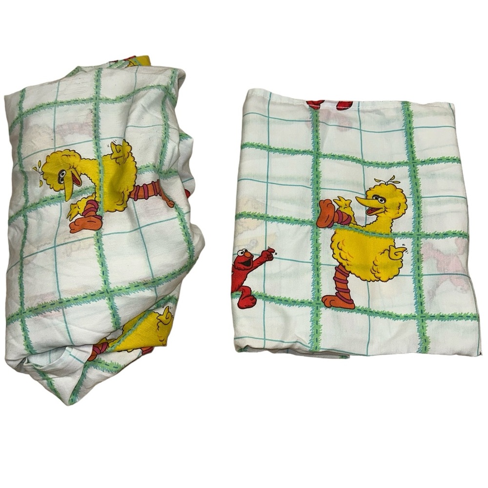 1997 Henson Sesame Street twin size flat and fitted sheet‎